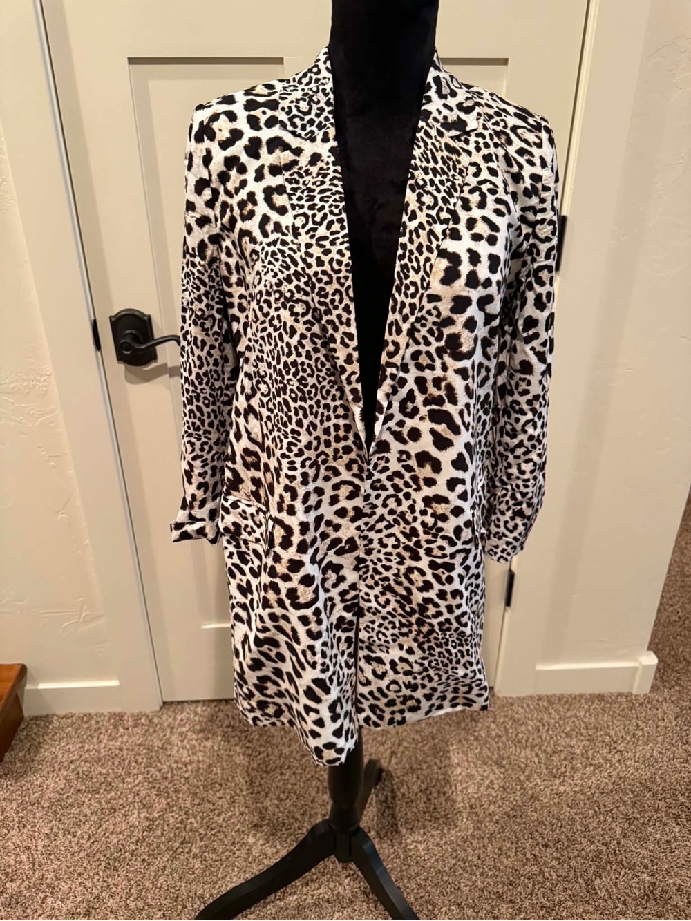 Chico's Leopard Animal Print Open Front Collared Rayon Long Blazer Jacket Size 0
